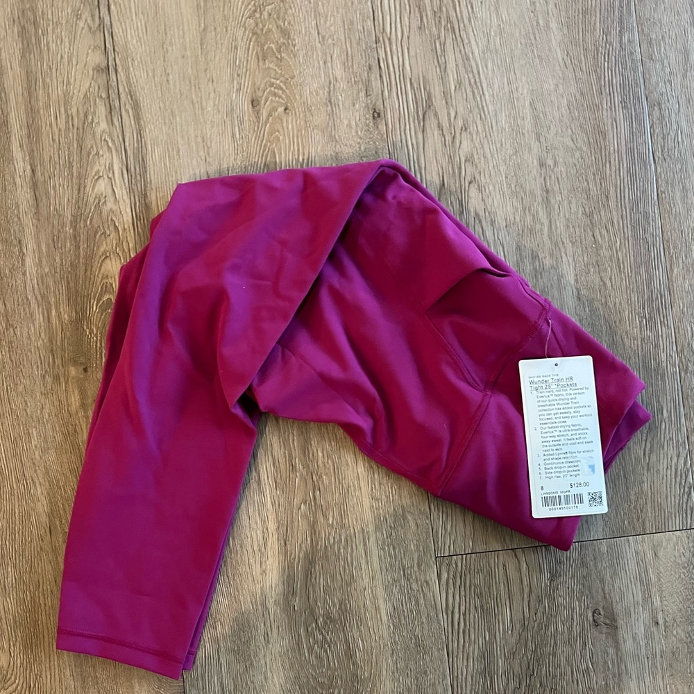 (NWT) Lululemon Wunder Train HR Tight 25’’ with pockets